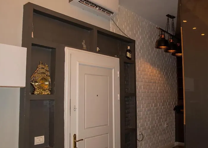 Retreat * טיראנה